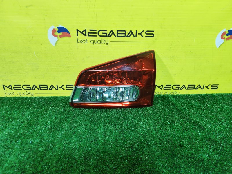Стоп вставка NISSAN WINGROAD Y12 2008 правый 132-24857 (б/у)
