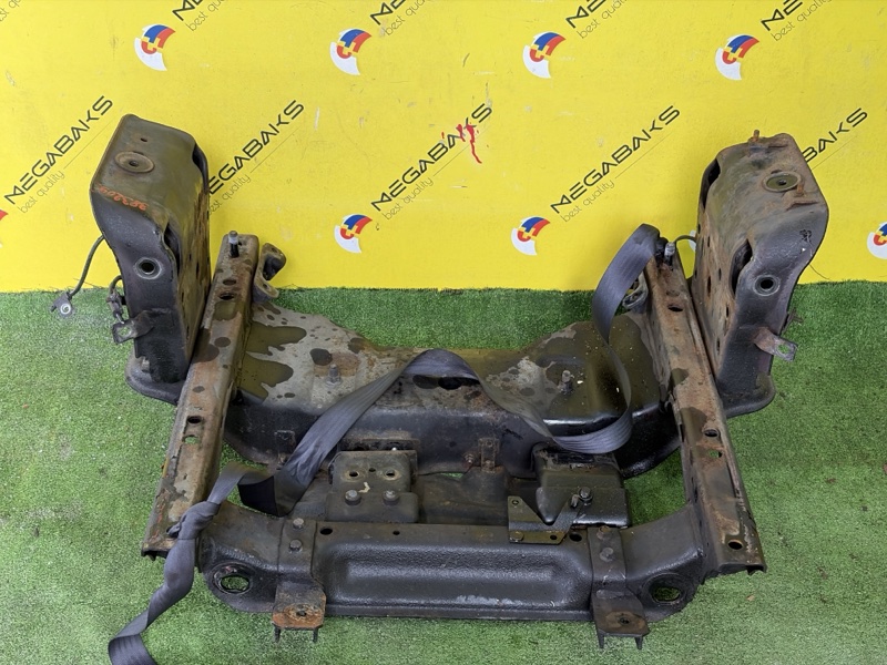 Балка под двс MITSUBISHI CANTER FB70B 4M42 2007 (б/у)