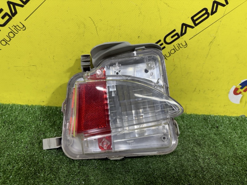 Катафот в бампер TOYOTA RACTIS NCP120 1NZ-FE 2013 задний правый 52-215 (б/у)