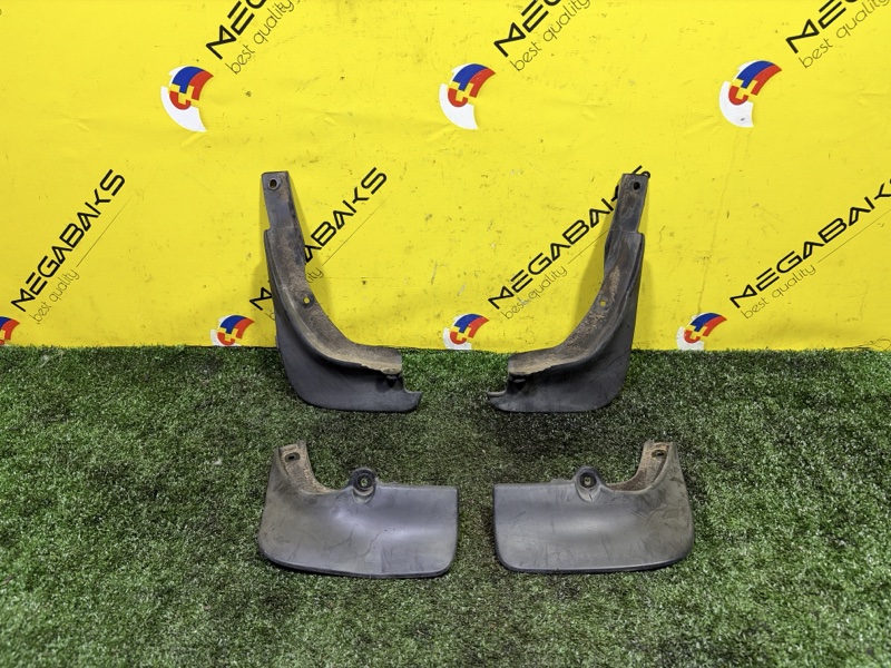 Брызговики комплект TOYOTA PLATZ NCP12 1NZ-FE 2000 (б/у)