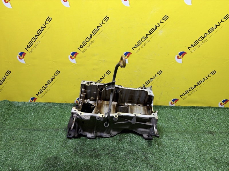 Поддон TOYOTA ISIS ZGM15 2ZR-FAE (б/у)
