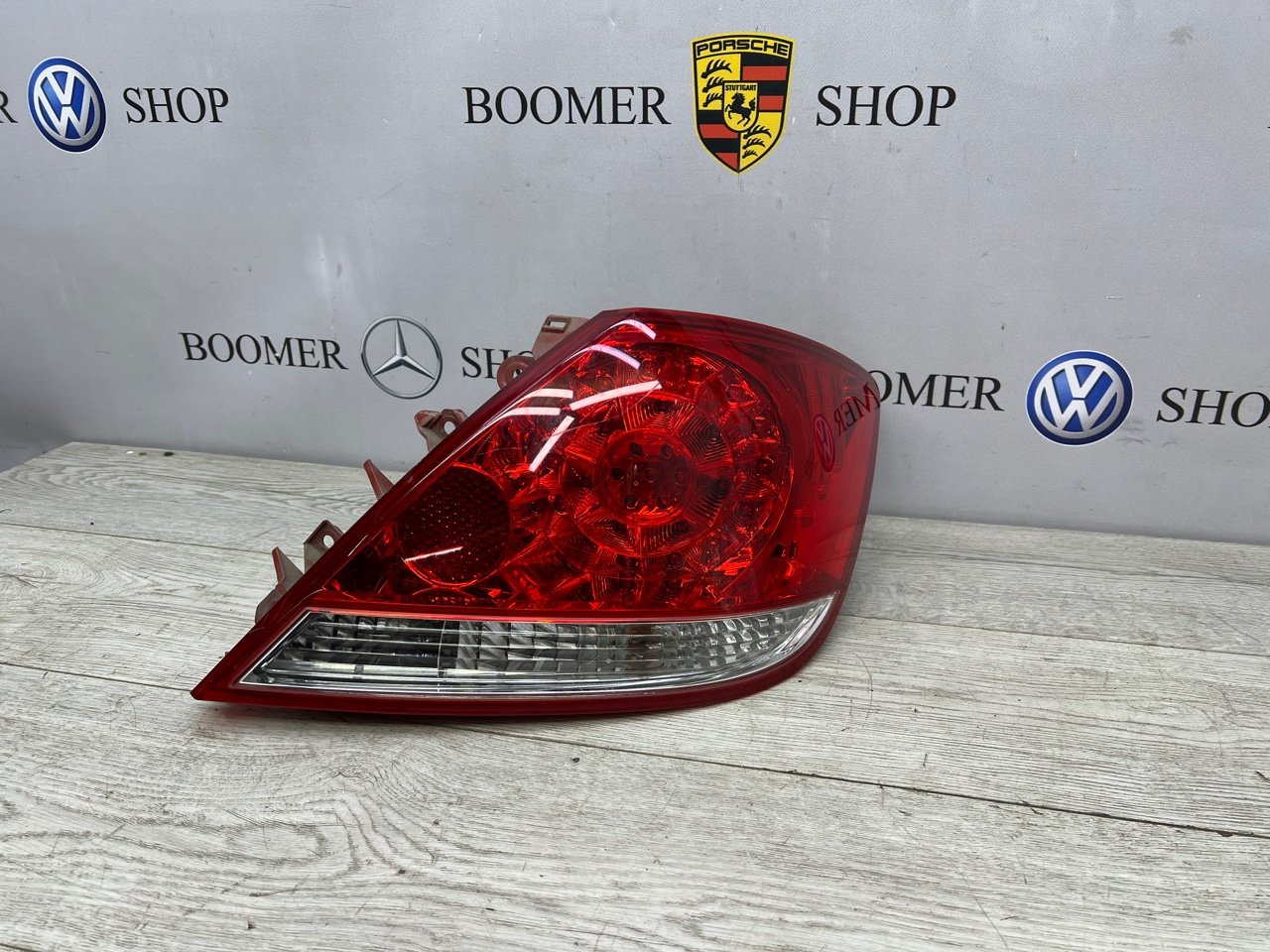 Фонарь задний правый Honda Legend KB1
