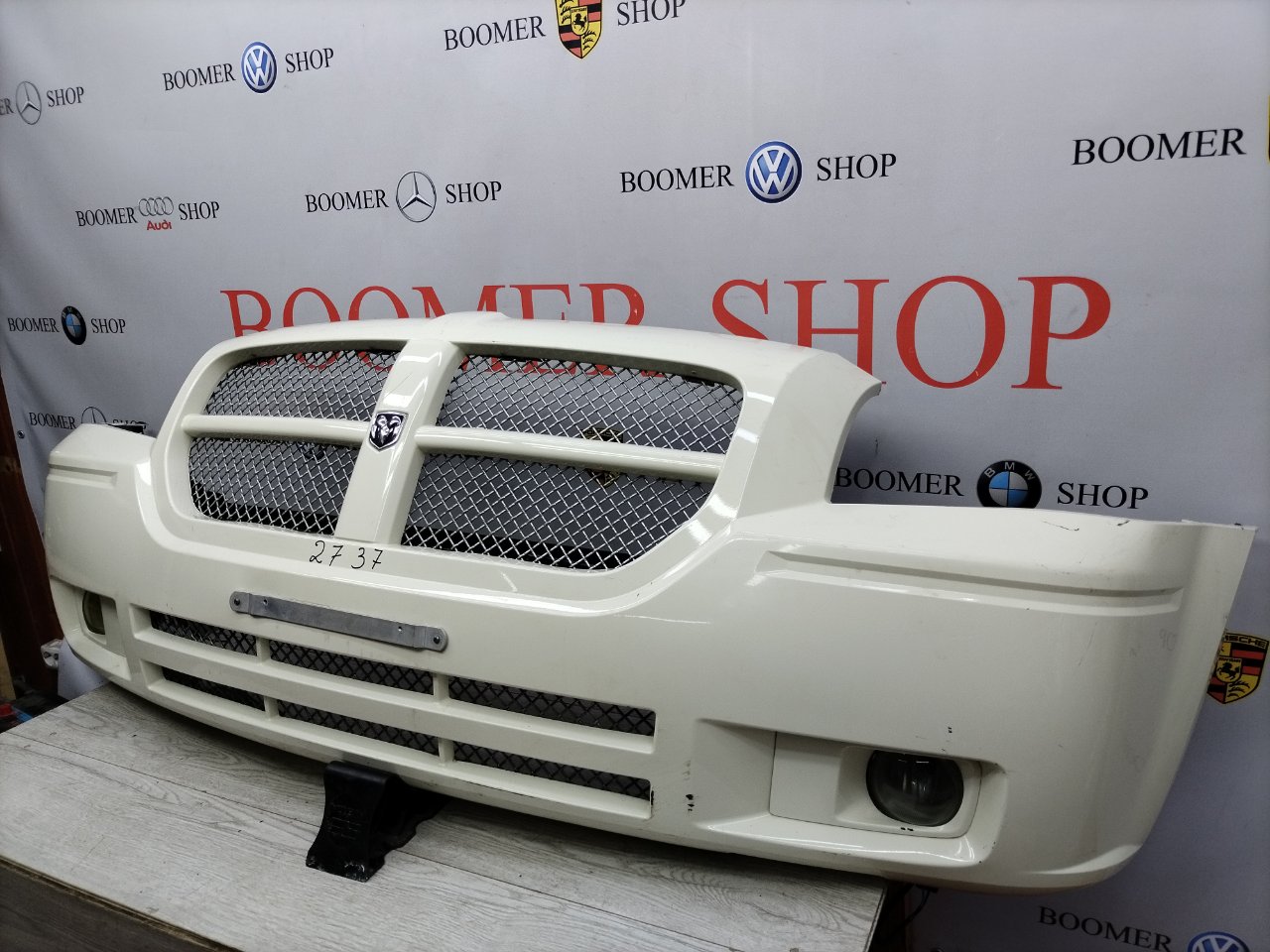 Бампер передний Dodge Magnum