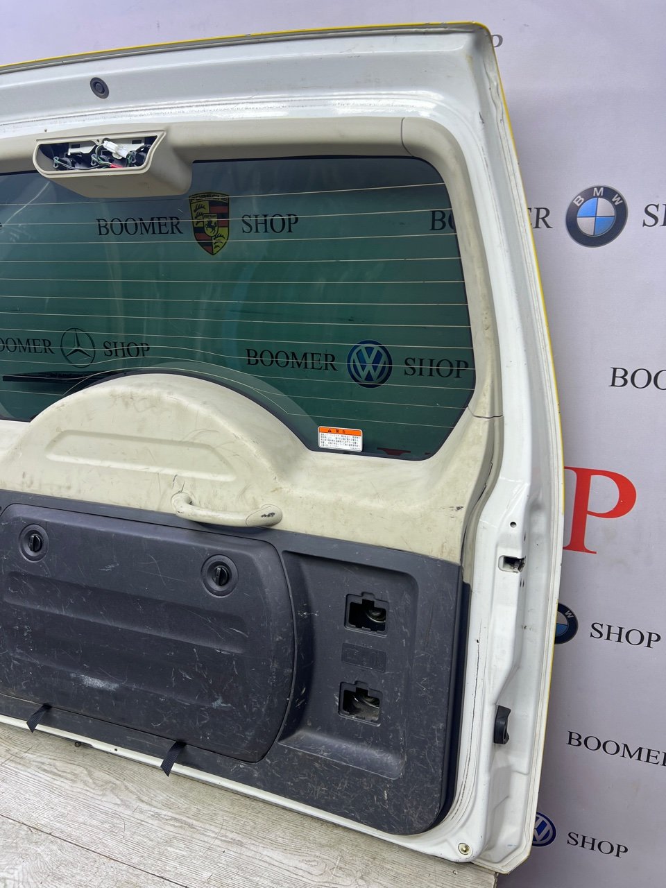 Крышка багажника задняя Pajero 2009 V90