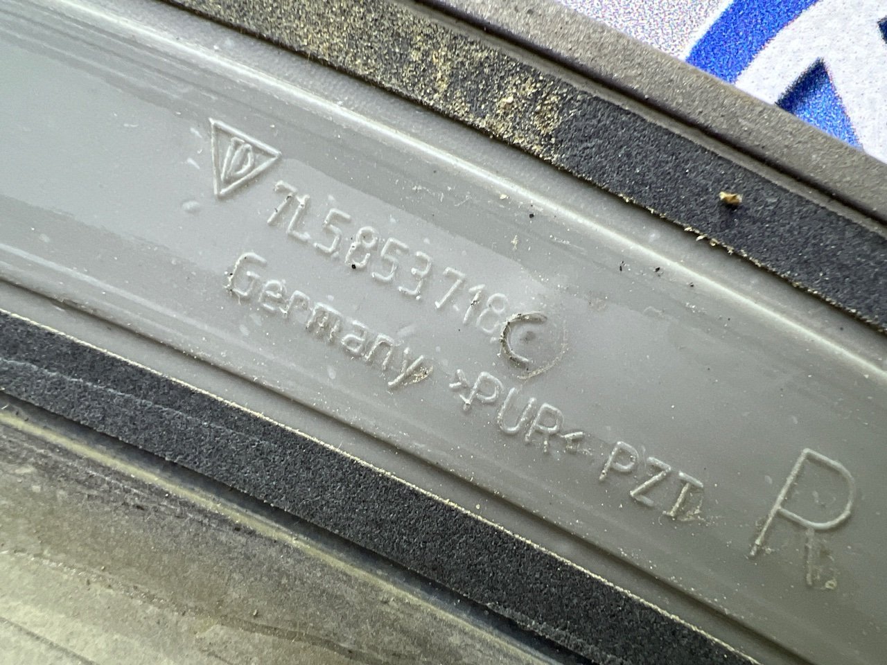 Расширитель крыла передний правый Cayenne 2008 957