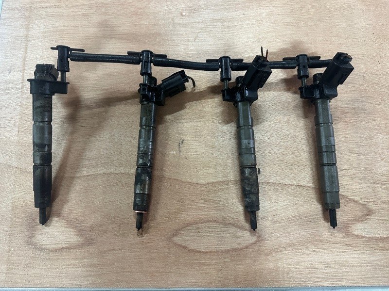 Форсунка топливная BMW 3 2009 E90 2.0 N47D20C 780542802 контрактная