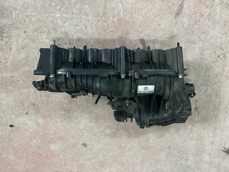 Коллектор впускной BMW 3 2009 E90 2.0 N47D20C 11618507239 контрактная