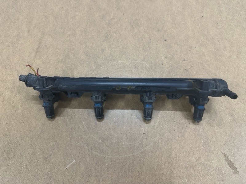 Топливная рейка Volkswagen Polo 2011 1.6 CFNA 036133320C контрактная