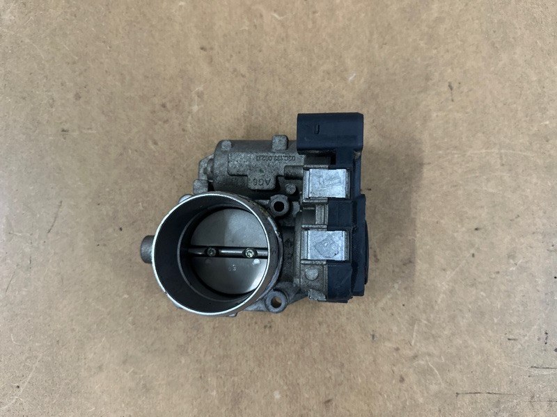 Дроссельная заслонка Volkswagen Golf 2012 6 1.4 CAV 03C133062D контрактная