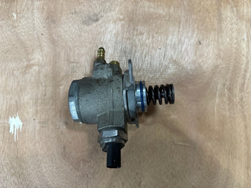 Топливный насос высокого давления Volkswagen Golf 2012 6 1.4 CAV 03C127026D контрактная