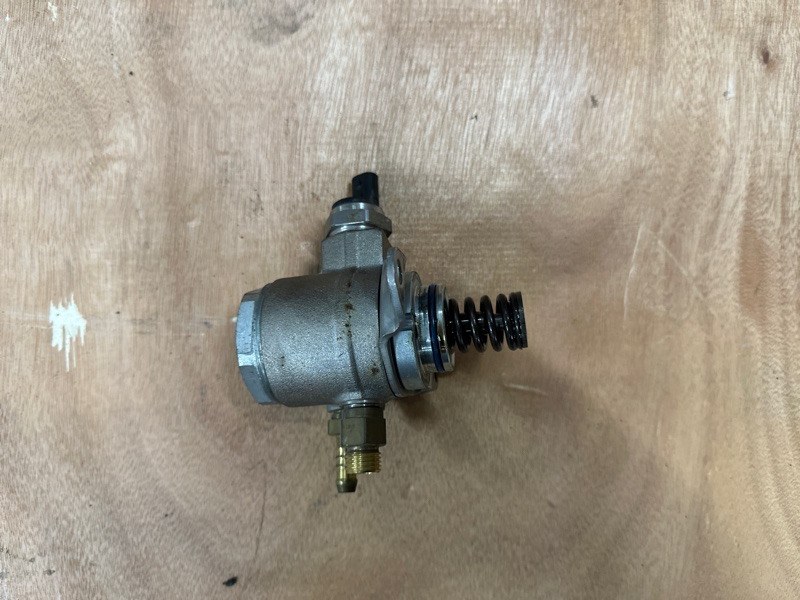 Топливный насос высокого давления Golf 2012 6 1.4 CAV