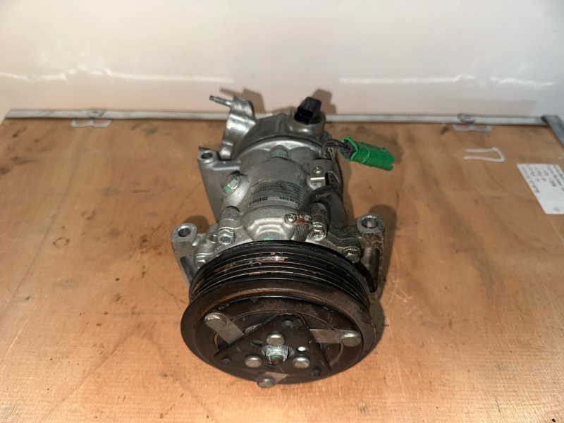 Компрессор кондиционера Citroen C4 2009 1.6 5FW контрактная