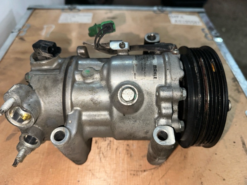 Компрессор кондиционера Citroen C4 1.6 5FW