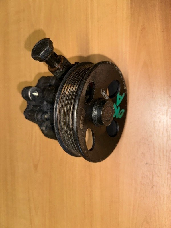 Насос гидроусилителя руля Tucson 2008 2.0 D4EA Насос гидроусилителя руля Tucson 2008 2.0 D4EA