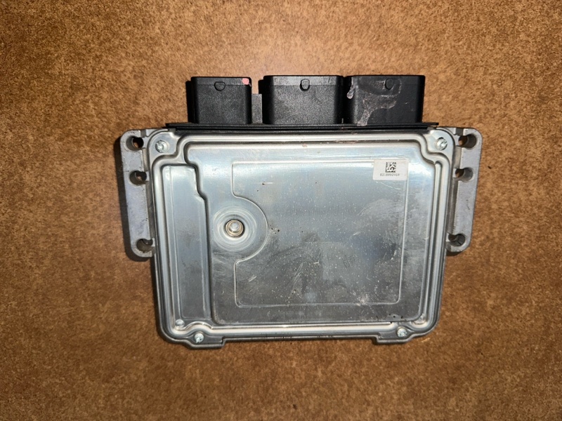 Блок управления двигателем 3008 2011 1.6 Turbo 5F02