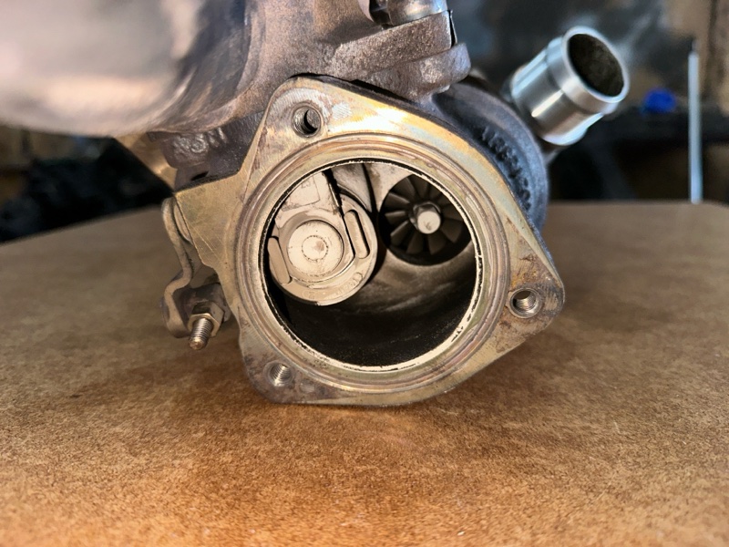 Турбина 3008 2011 1.6 Turbo 5F02 Турбина 3008 2011 1.6 Turbo 5F02