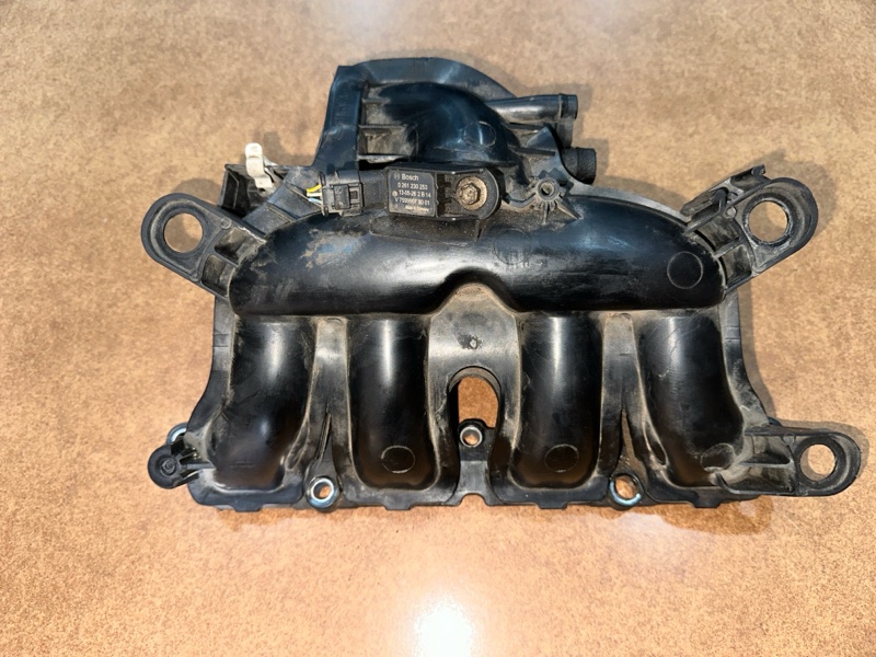 Коллектор впускной Peugeot 3008 2011 1.6 Turbo 5F02 V759507880 контрактная