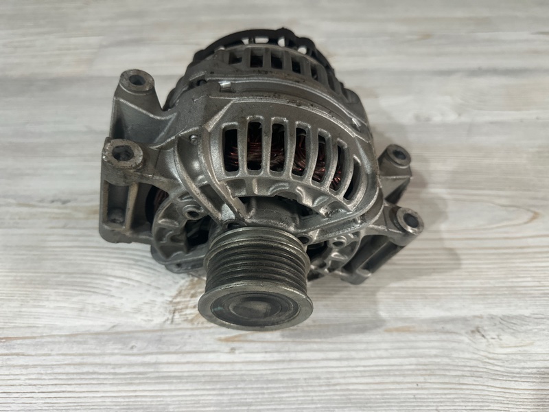 Генератор Audi A4 2012 B8 2.0 CDNC 0124525088 контрактная