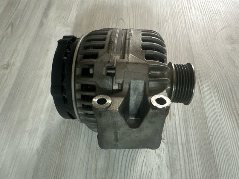 Генератор A4 2012 B8 2.0 CDNC