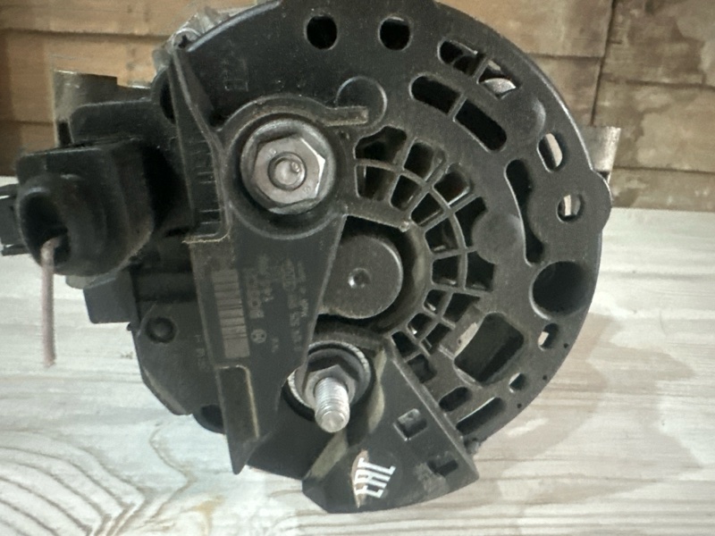 Генератор A4 2012 B8 2.0 CDNC