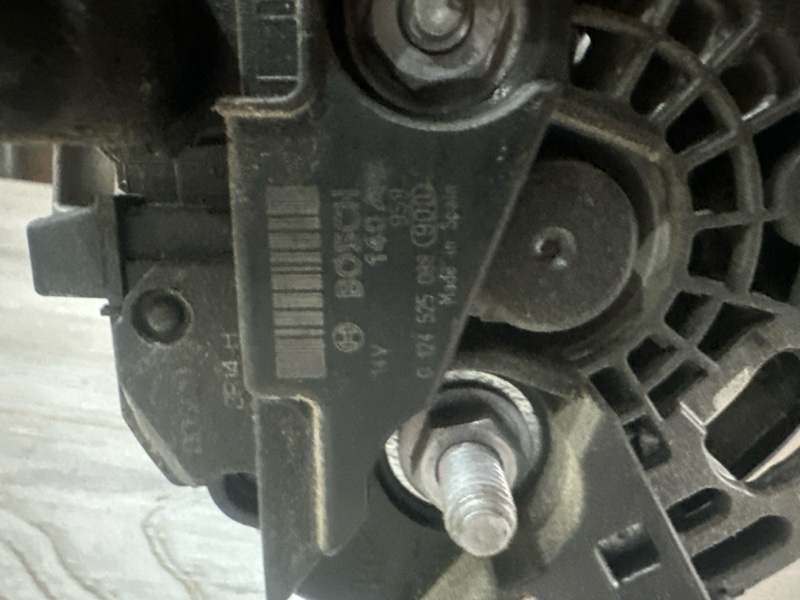 Генератор A4 2012 B8 2.0 CDNC