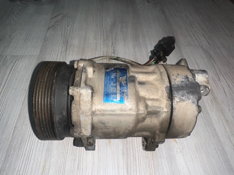 Компрессор кондиционера Volkswagen Polo 1.6 CFNA