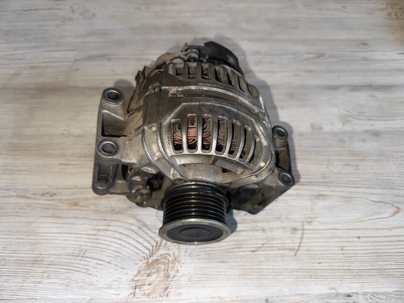 Генератор Volkswagen Tiguan 2011 2.0 CAWA 06B903016AB контрактная