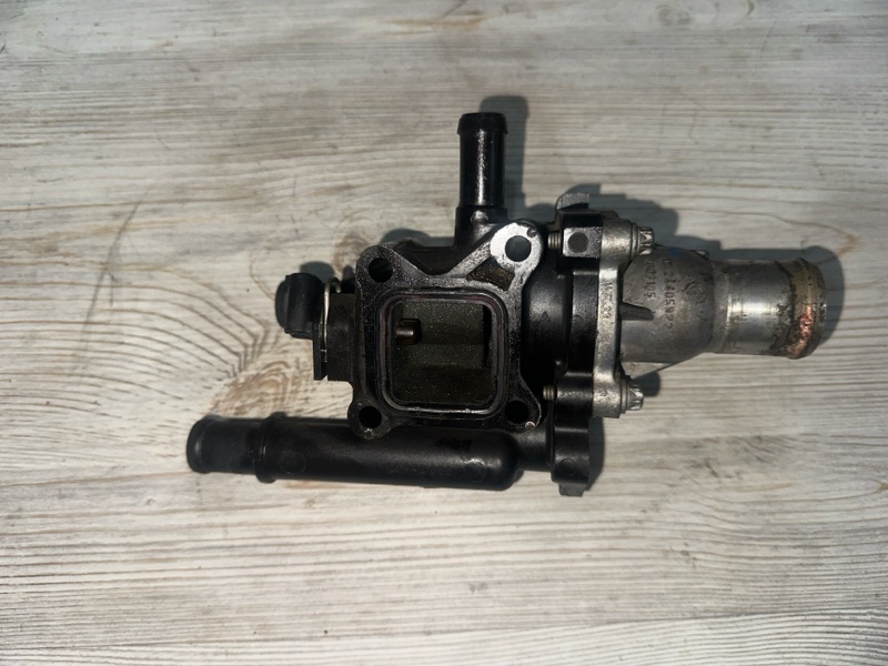 Корпус термостата Astra 2010 H 1.8 Z18XER