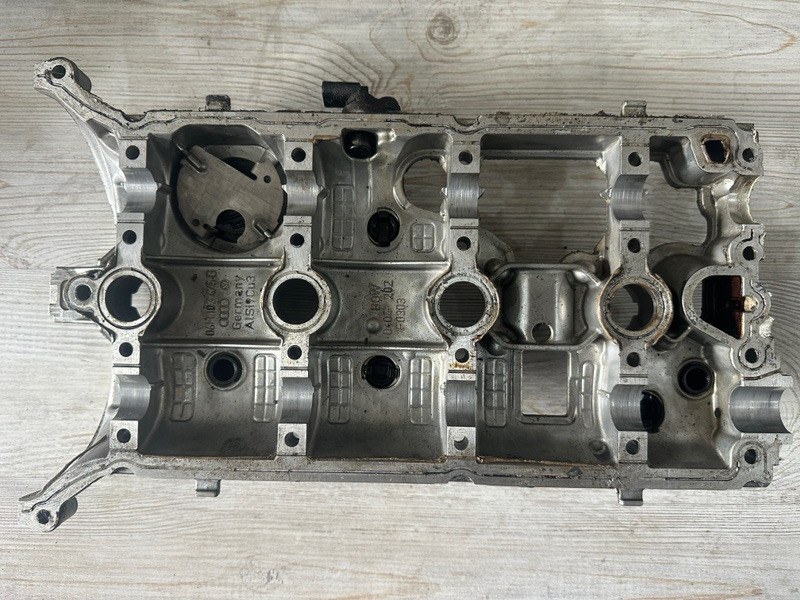 Крышка головки блока цилиндров Tiguan 2011 2.0 CAWA