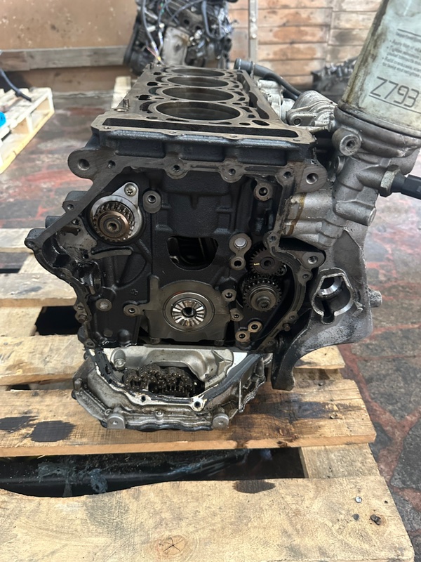 Блок цилиндров Tiguan 2011 2.0 CAWA