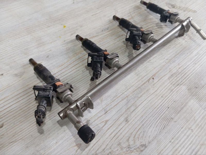 Запчасть топливная рейка Chevrolet Cruze 2012 1.8 F18D4 контрактная Топливная рейка Chevrolet Cruze 2012 1.8 F18D4 контрактная