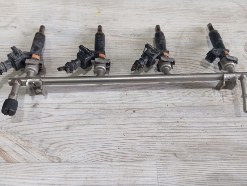 Топливная рейка Cruze 2012 1.8 F18D4 Топливная рейка Cruze 2012 1.8 F18D4