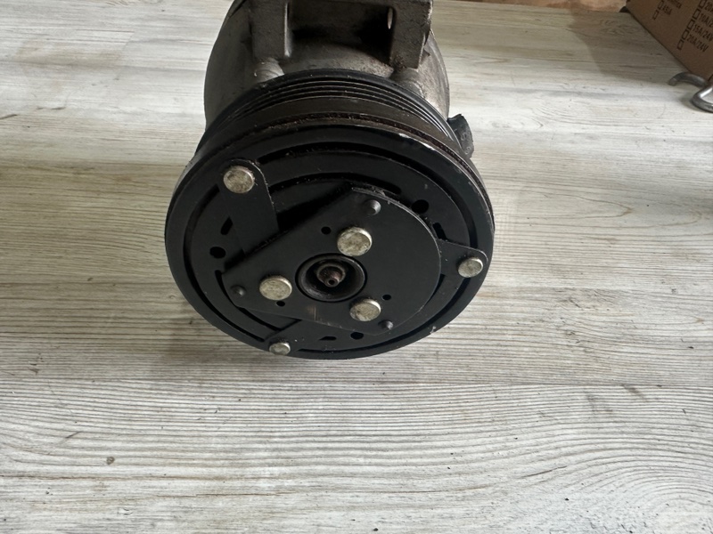 Компрессор кондиционера Lacetti 2010 1.6 F16D3