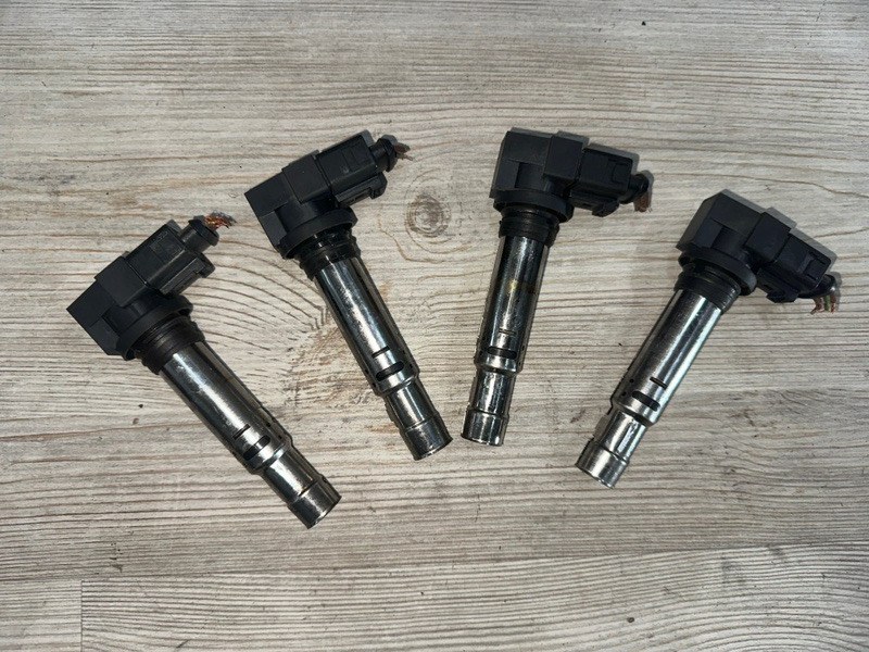 Запчасть катушка зажигания Volkswagen Polo 2012 1.6 CFNA контрактная Катушка зажигания Volkswagen Polo 2012 1.6 CFNA контрактная