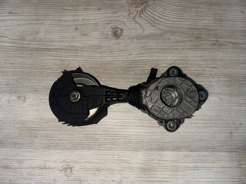 Натяжитель ремня генератора 308 2009 1.6 5FW