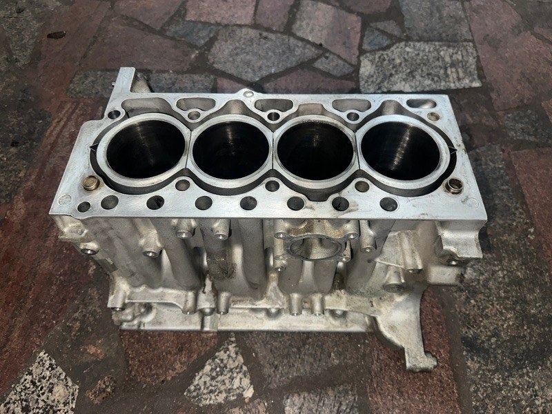 Блок цилиндров Volvo XC90 2.0 D4204T23