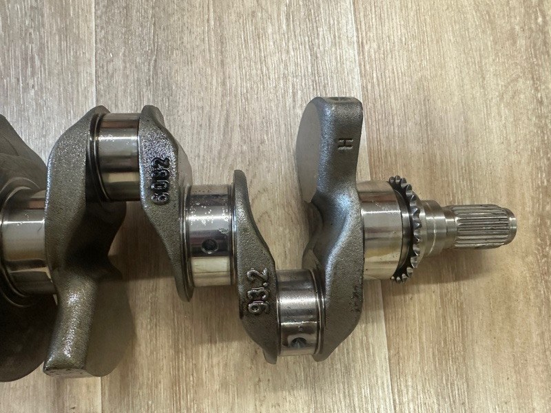 Коленвал Volvo XC90 2.0 D4204T23