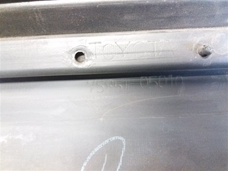 Накладка на порог (наружная) правая TOYOTA AVENSIS T250