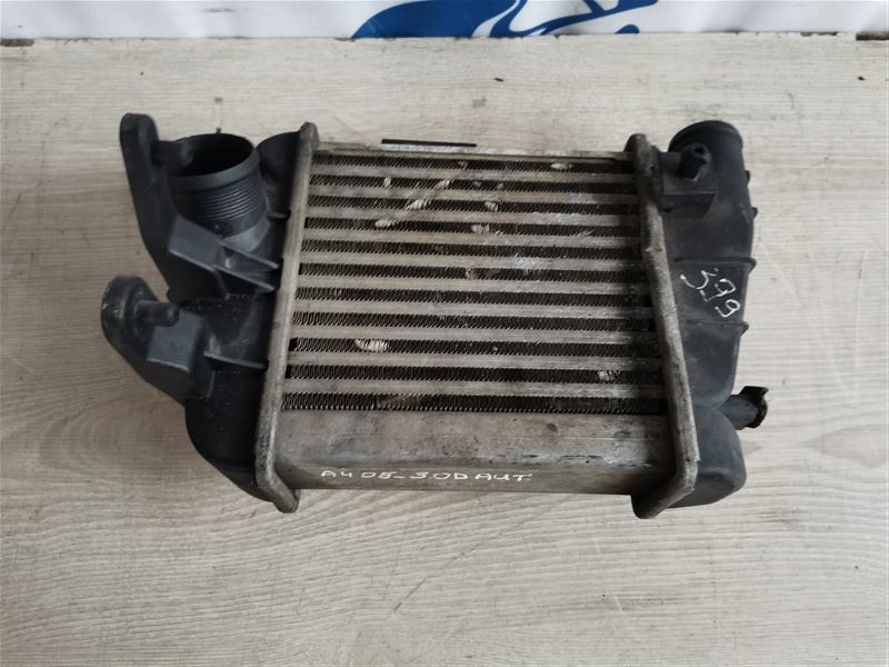 Интеркулер AUDI A4 2006 B7 8E0145805R Б/У