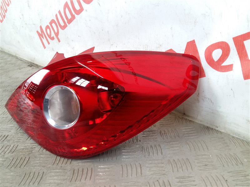 Фонарь задний правый OPEL CORSA D