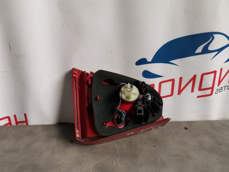 Фонарь задний внутренний правый A3 2008 8P7