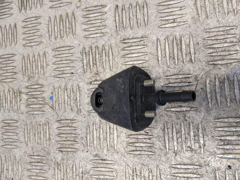 Форсунка омывателя фары левая MITSUBISHI CARISMA 2000 DA 1.6 MR328797 Б/У