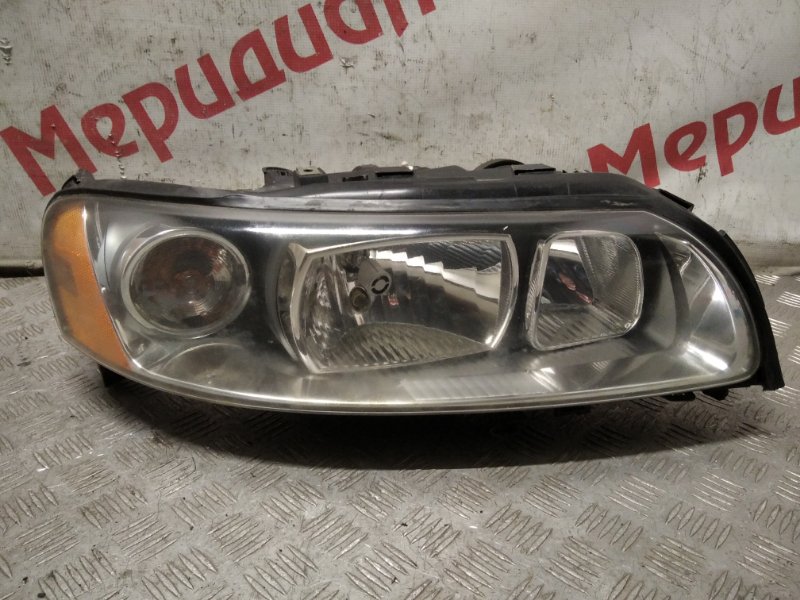 Фара правая Volvo V70 2005 (б/у) Фара правая Volvo V70 2005 (б/у)