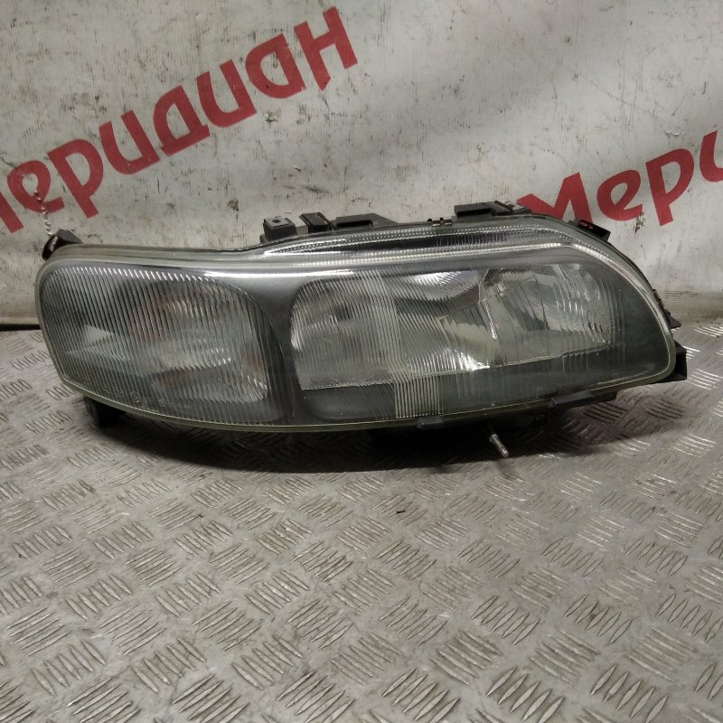 Фара правая Volvo V70 2003 (б/у) Фара правая Volvo V70 2003 (б/у)