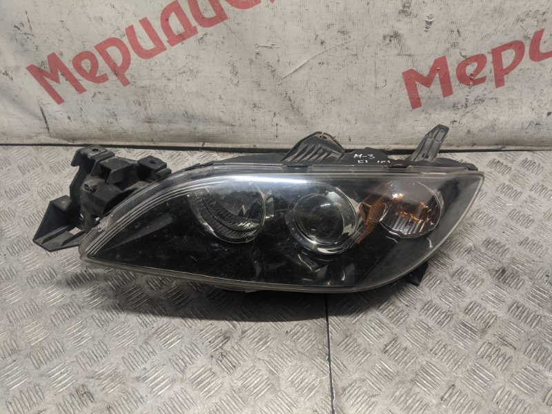 Фара левая Mazda 3 BK 2008 (б/у) Фара левая Mazda 3 BK 2008 (б/у)