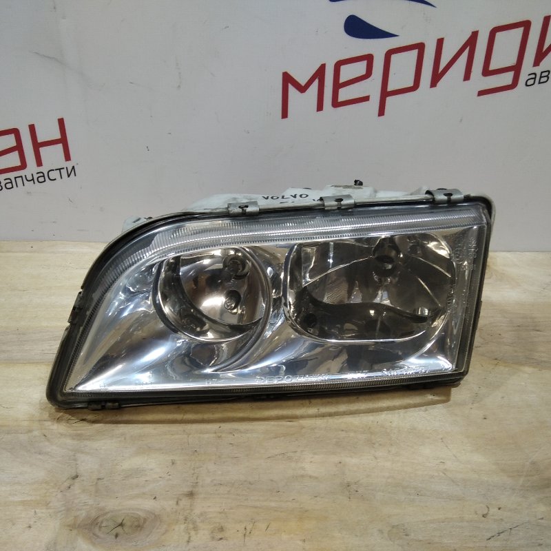 Фара левая Volvo V40 2001 (б/у) Фара левая Volvo V40 2001 (б/у)