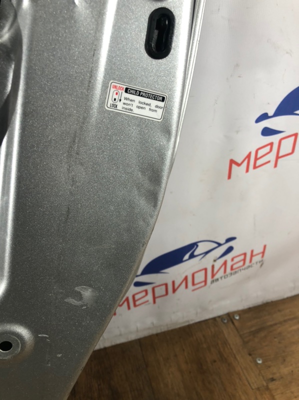 Дверь задняя правая COROLLA VERSO 2008 E121