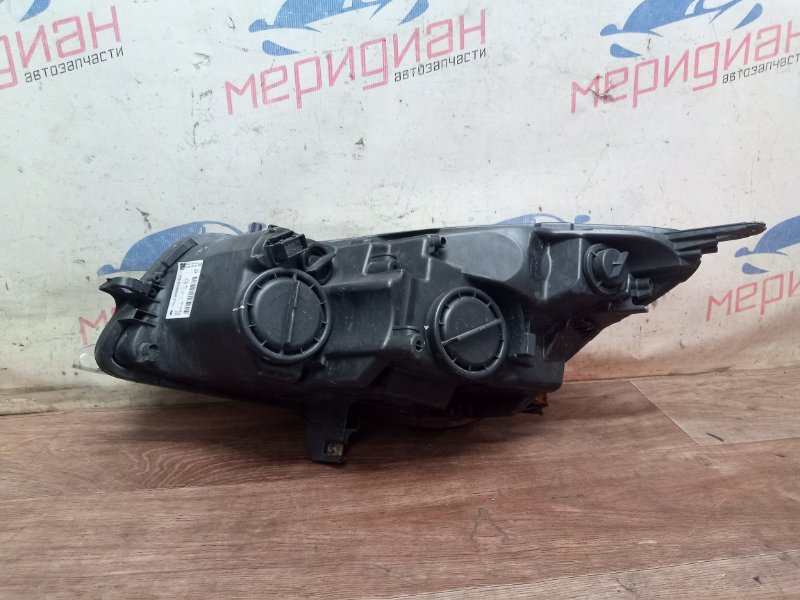 Фара правая INSIGNIA 2009