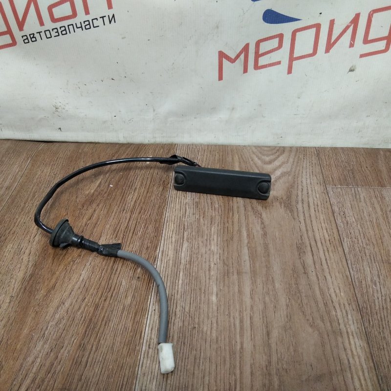 Кнопка открывания багажника TOYOTA AVENSIS 2006 T250 84840-20010 Б/У