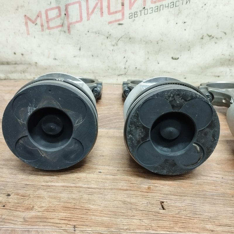 Поршень с шатуном NP 300 2010 D22